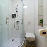 Yasmin Stilvolles Naehe Mauerpark *