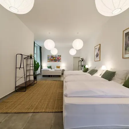 Yasmin Stilvolles Naehe Mauerpark Apartment