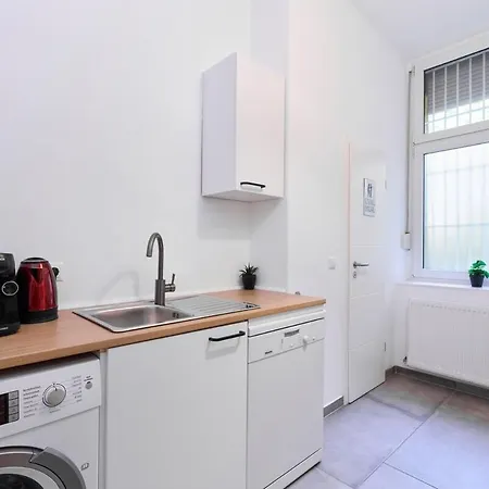 Yasmin Stilvolles Naehe Mauerpark Apartment