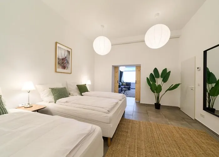 Yasmin Stilvolles Naehe Mauerpark